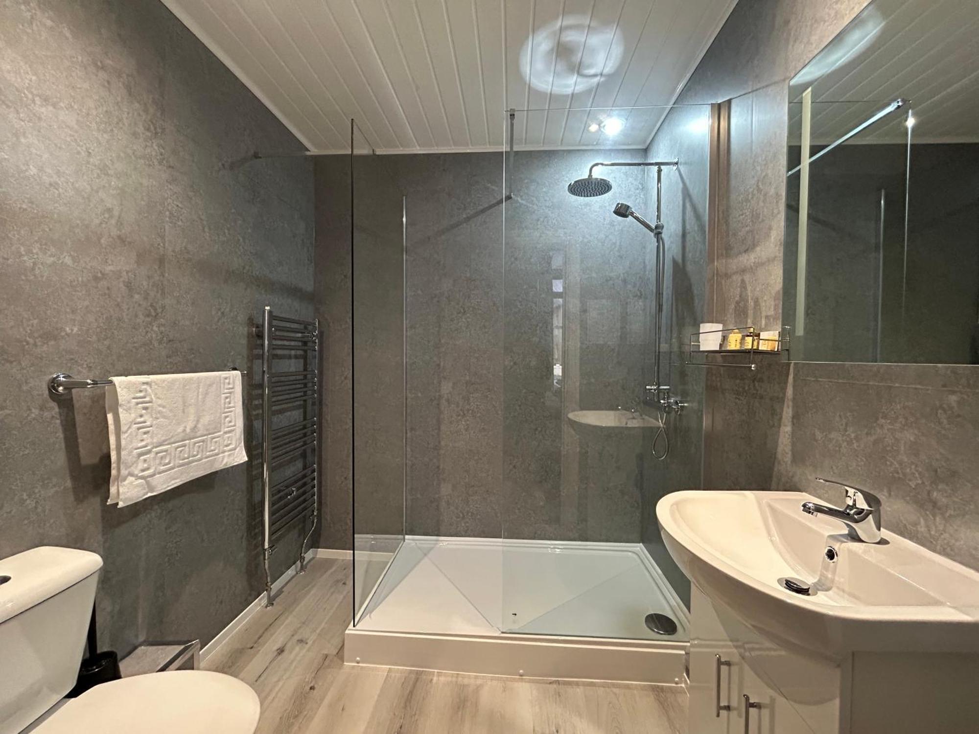 Lansdowne House With Private Car Park 5*