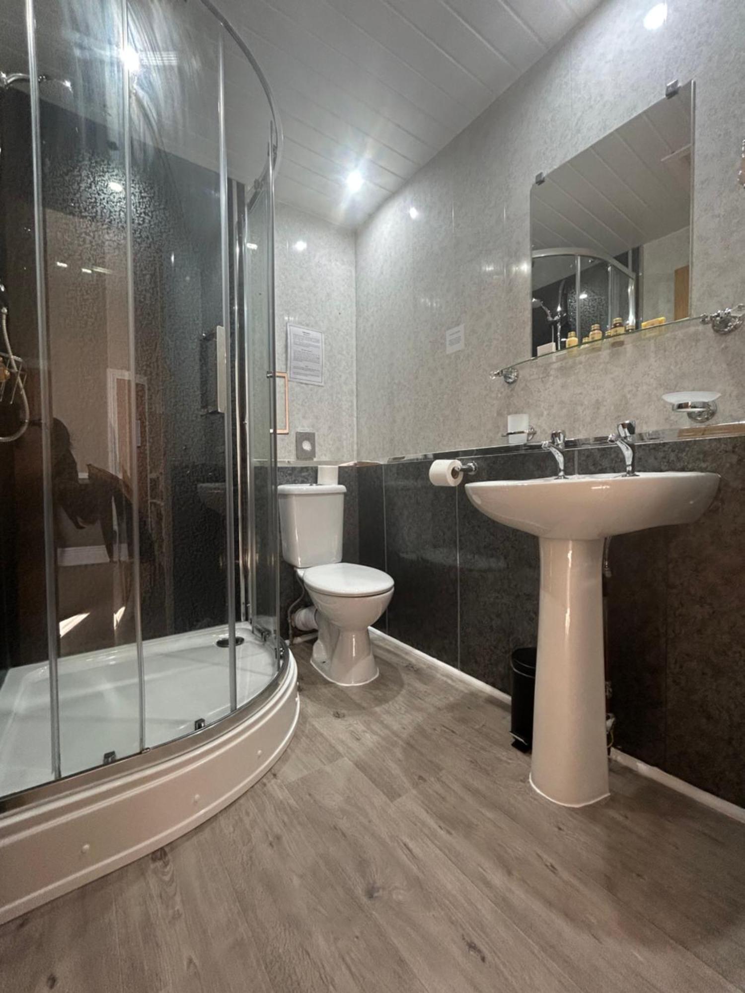 Lansdowne House With Private Car Park Hotel 5*
