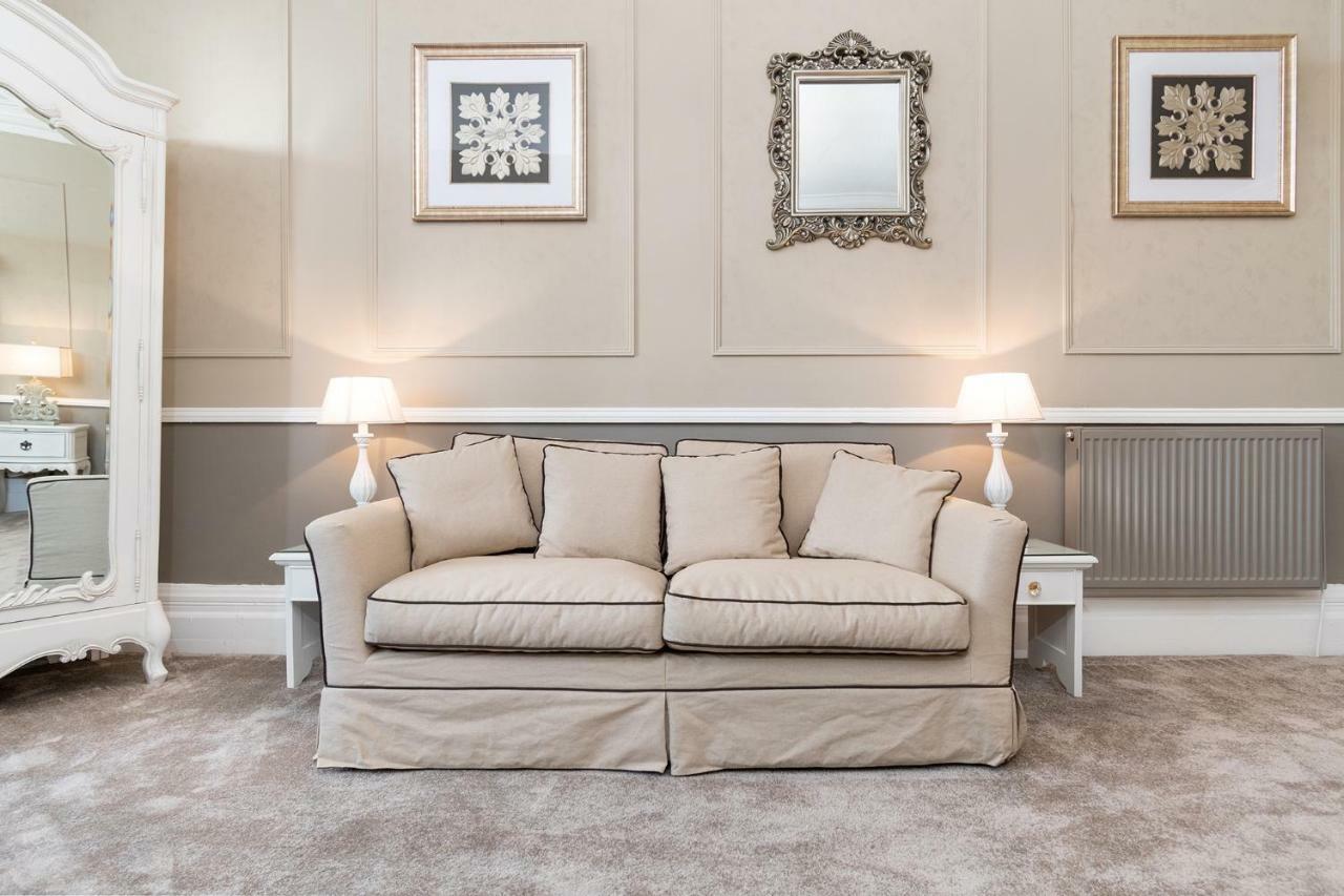 Lansdowne House With Private Car Park 5* Llandudno