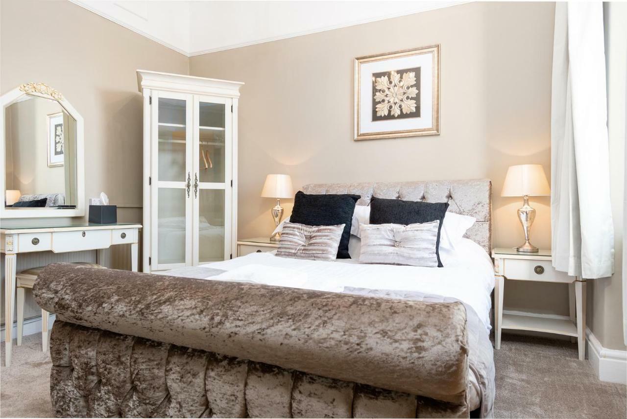 Lansdowne House With Private Car Park Hotel 5*