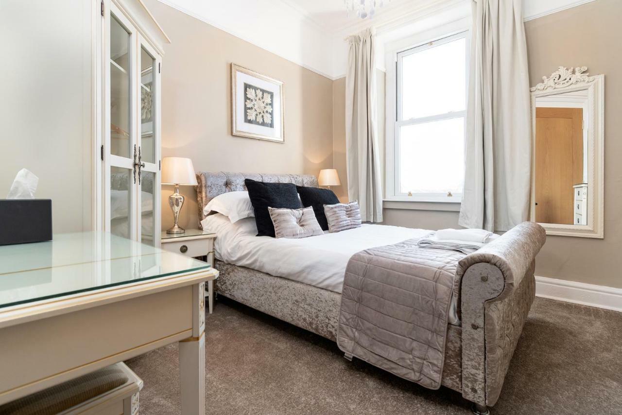 Lansdowne House With Private Car Park Hotel Llandudno